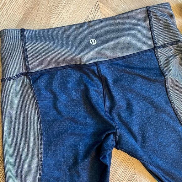 ♥️ Lululemon Wunder Under
Crop Sashiko
Cross Rugged Blue Diamond Dot
Inkwell - Picture 6 of 16